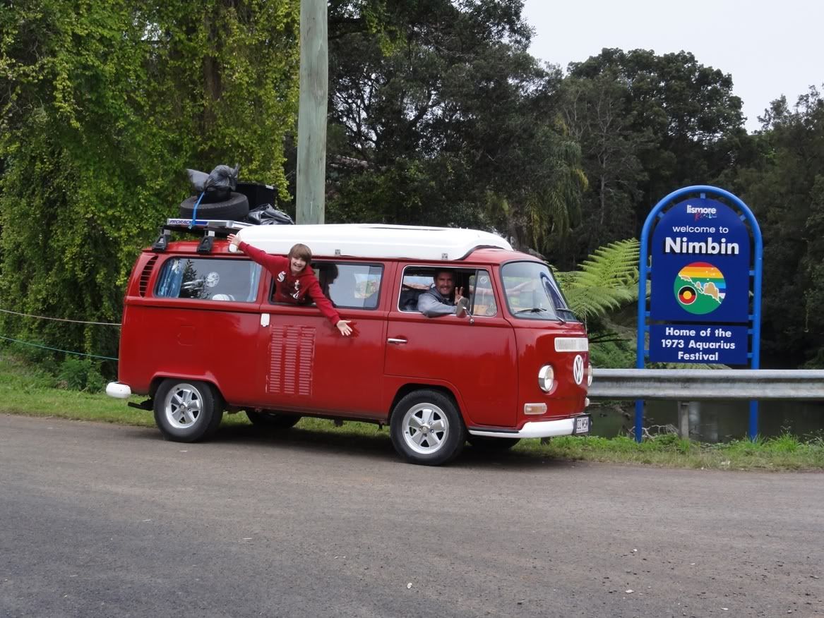 http://i723.photobucket.com/albums/ww235/vassy66T1/Camping%20and%20Kombi%20adventures/NimbinDormobile.jpg