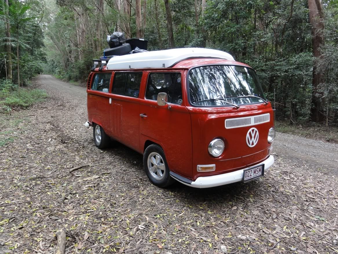 http://i723.photobucket.com/albums/ww235/vassy66T1/Camping%20and%20Kombi%20adventures/SheepstationDormobile.jpg