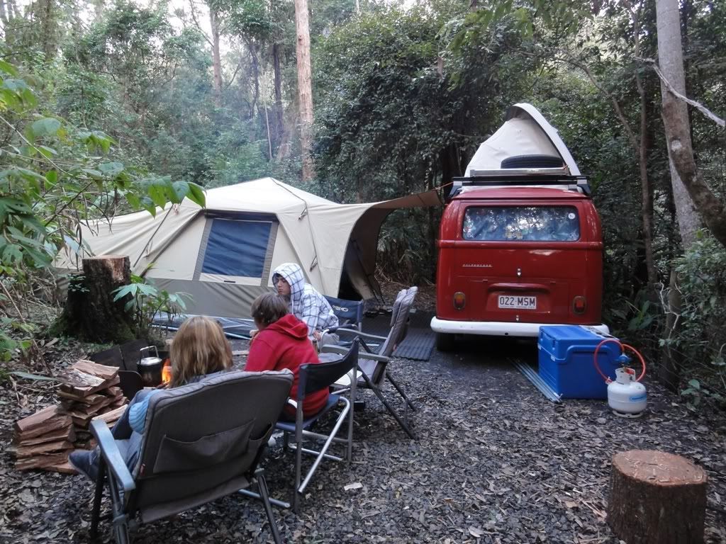 http://i723.photobucket.com/albums/ww235/vassy66T1/Camping%20and%20Kombi%20adventures/Sheepstationcreekcamping2.jpg