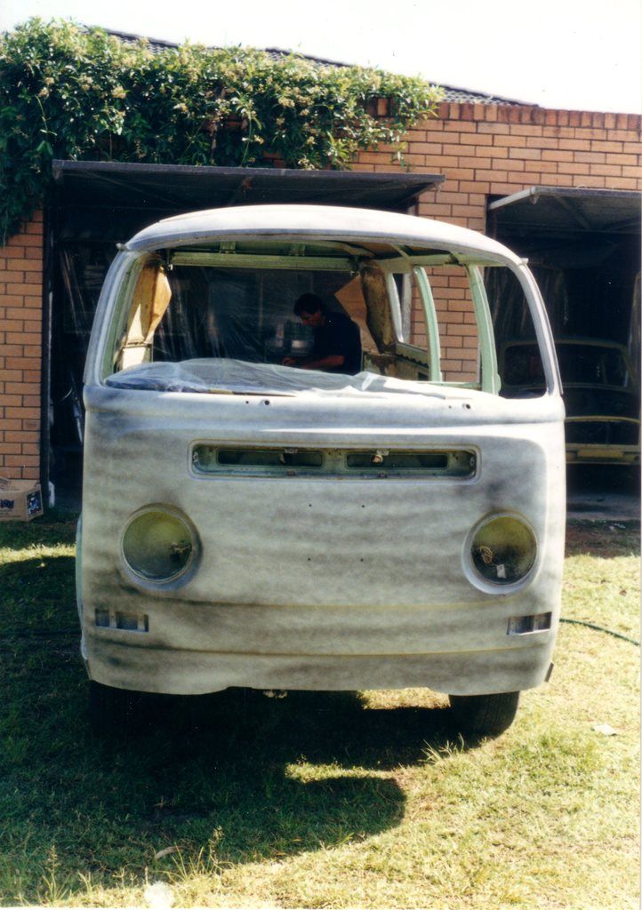 http://i723.photobucket.com/albums/ww235/vassy66T1/My%20old%20VWs/Aworkinprogress3.jpg