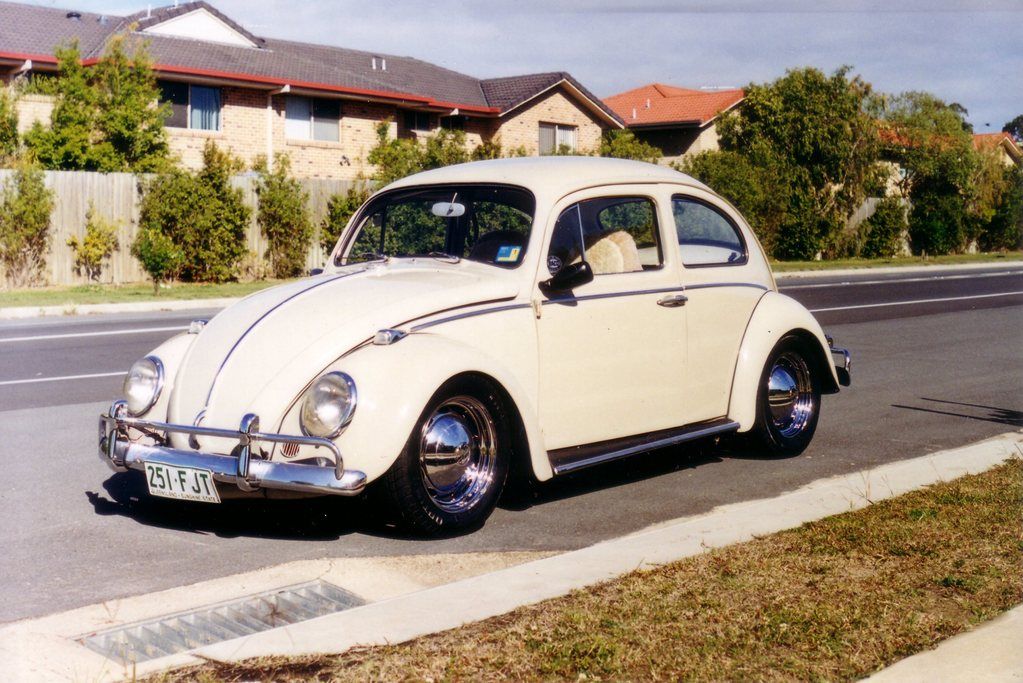 http://i723.photobucket.com/albums/ww235/vassy66T1/My%20old%20VWs/BeetleIlove2.jpg