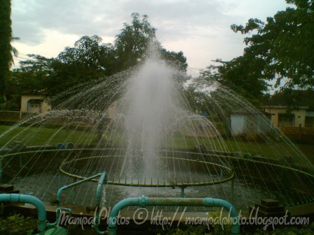 Fountain outside the venugopal temple at manipal