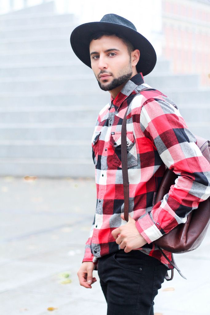 Mike Afsharian - Fashion - Tommy Hilfiger - Ternet skjorte - Rød skjorte - Skovmands skjorte - hat - ecco sko- modeblogger -blogger - cph fashionweek 2016 - københavn -dansker - iraner - stil - mand - unge - photo IMG_3451_zpsn4vl543w.jpg